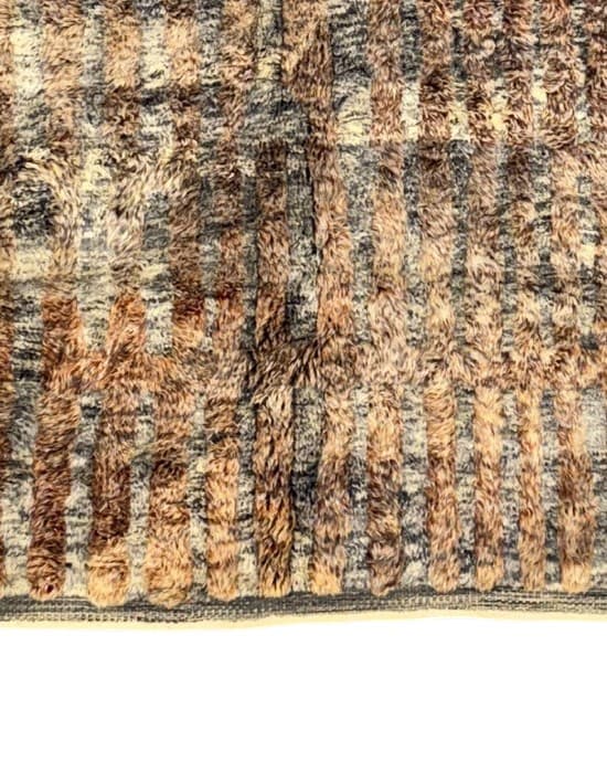Close-up of Hb3577 showing the Berber knot in natural Atlas Mountain wool