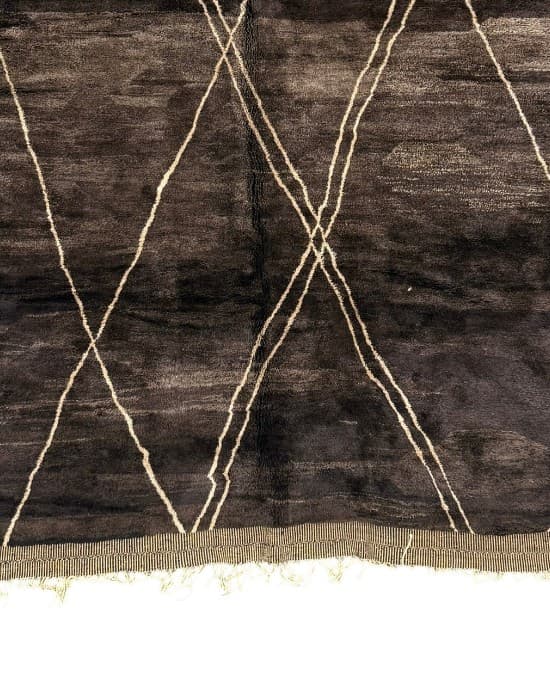 Close-up of Hb3680 showing the Berber knot in natural Atlas Mountain wool