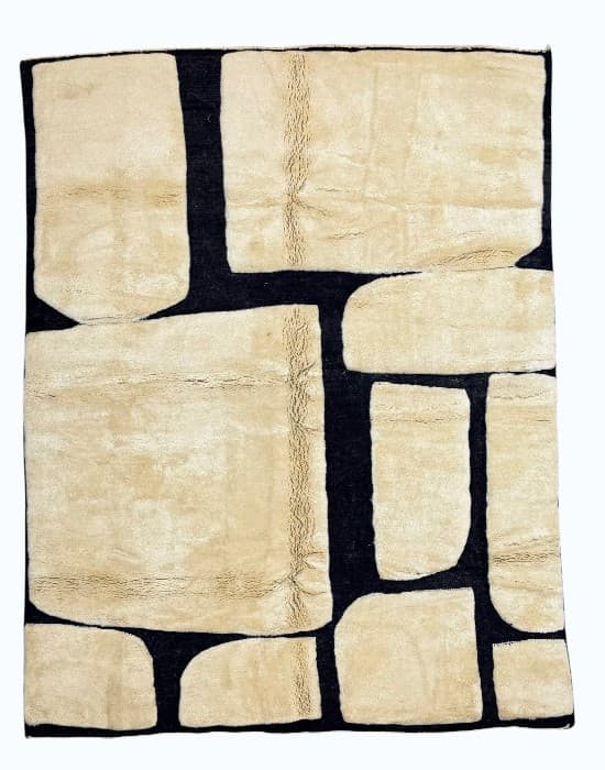 Boulder hand-knotted Beni Ourain wool rug in ivory with heavy black boulder outlines - Soufiane Zarib