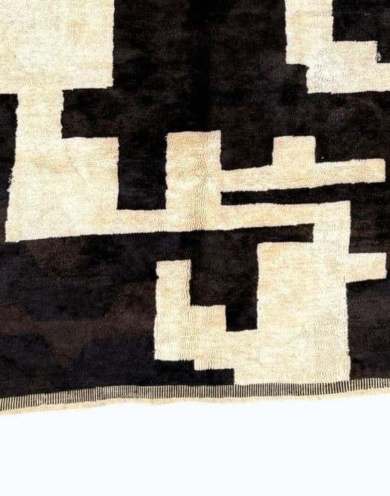Close-up of Hb3824 showing the Berber knot in natural Atlas Mountain wool