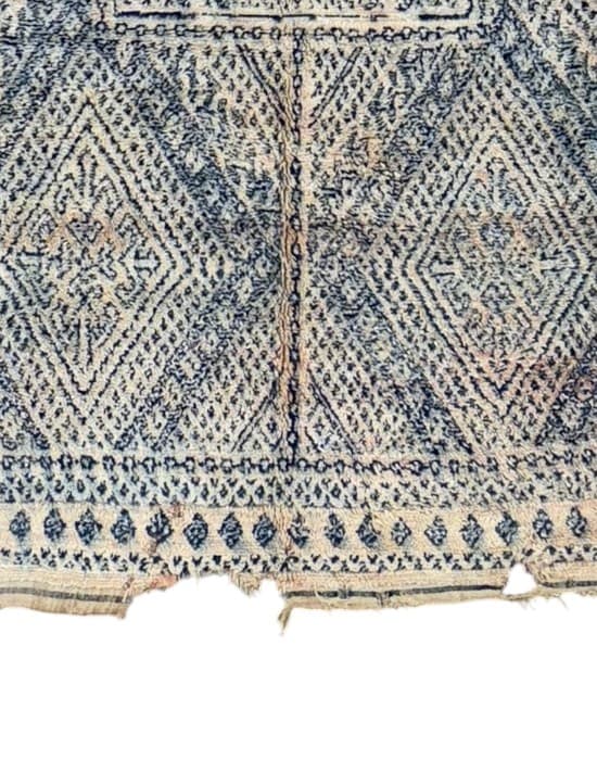 Close-up detail of HB3102, Quiet Stone - Soufiane Zarib