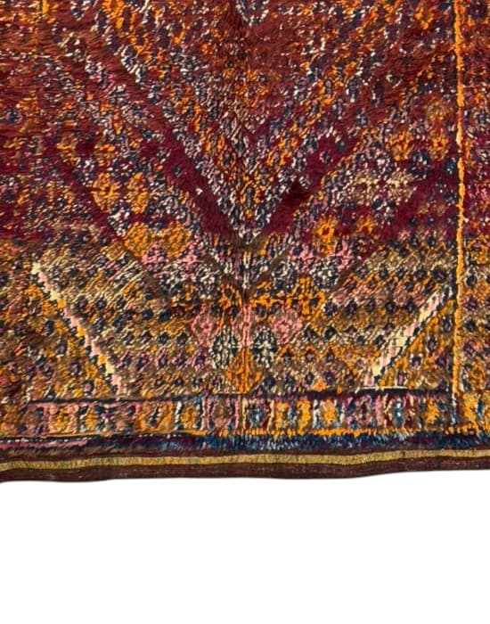 Close-up detail of Kil4958, Amber Crimson - Soufiane Zarib